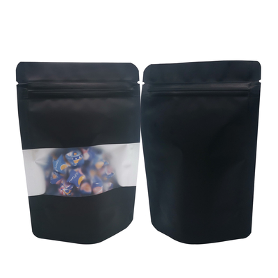 Tajemnicze czarne maty, odporne na zapach, stand up Ziplock Mylar Bags z oknem na cukierki, przekąski, opakowania magazynowe